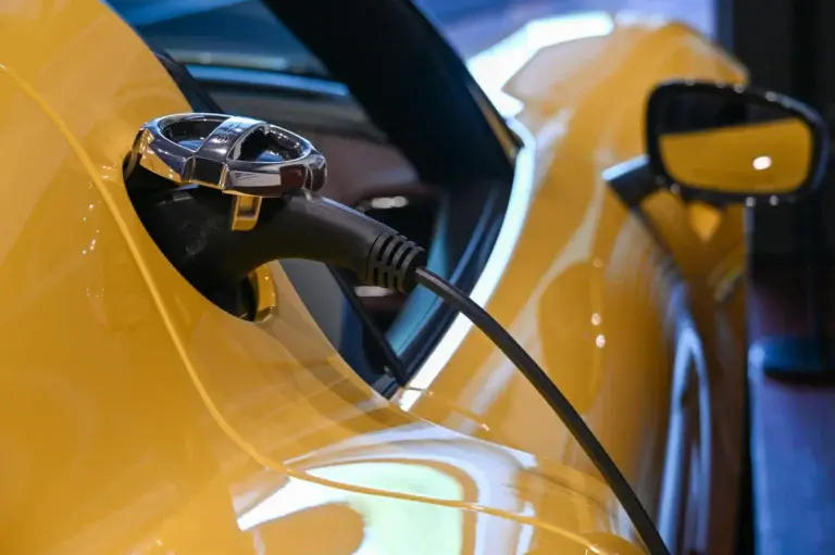 Coche eléctrico en Talleres JJ
